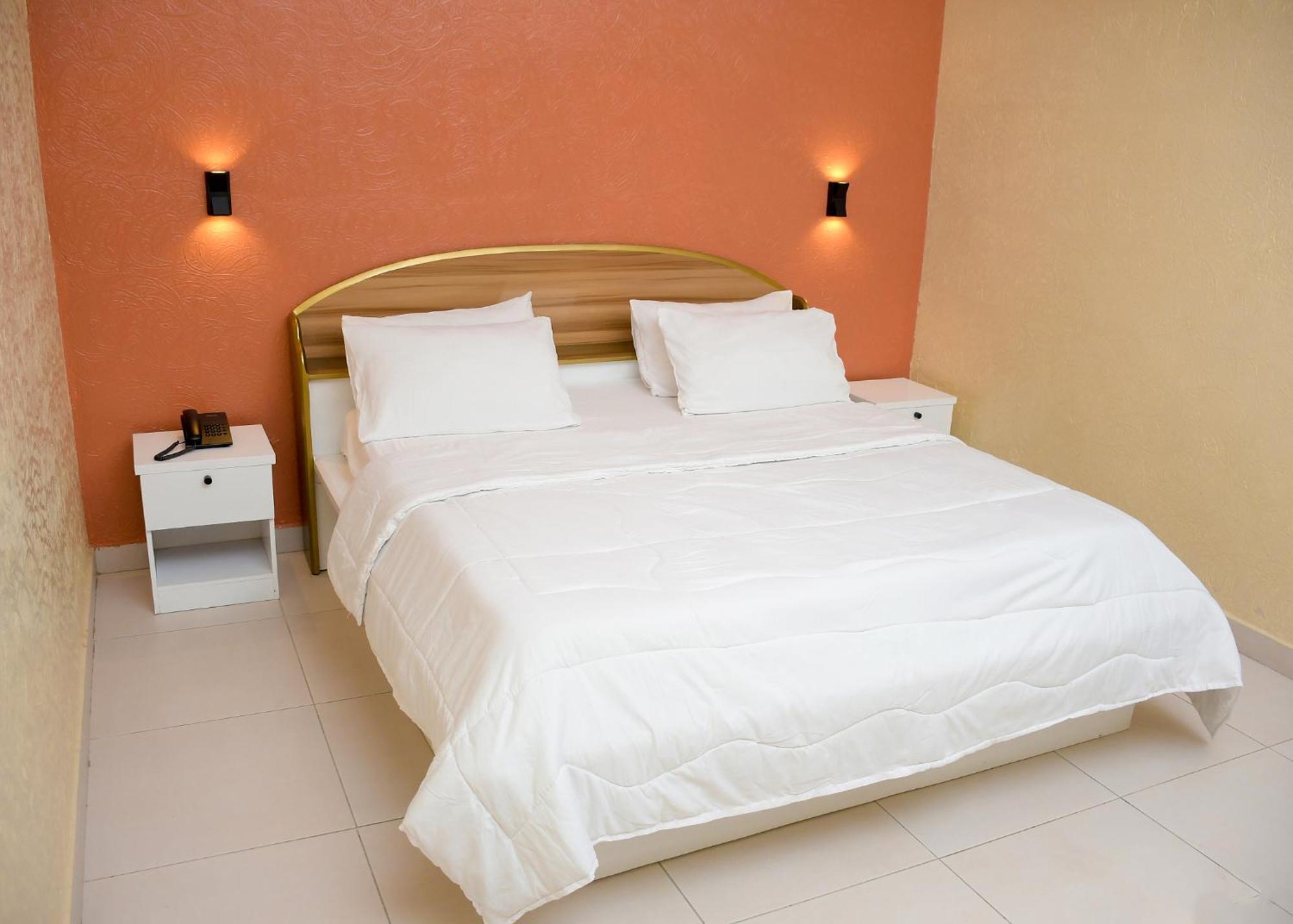 Hotel Mavilla Cotonou Exterior photo