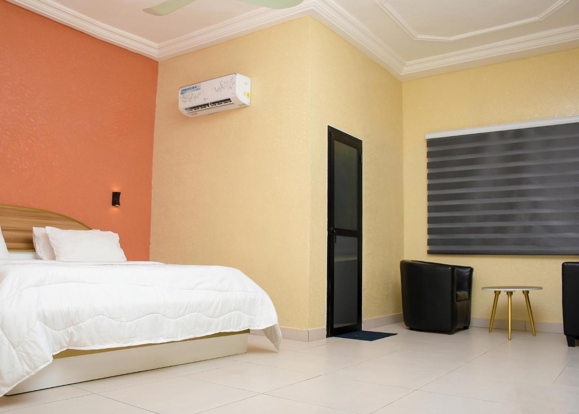 Hotel Mavilla Cotonou Exterior photo